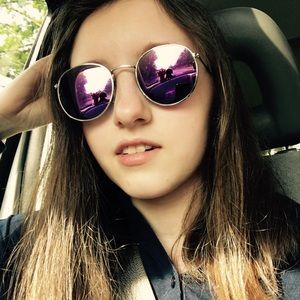 Meet your Posher, Paula